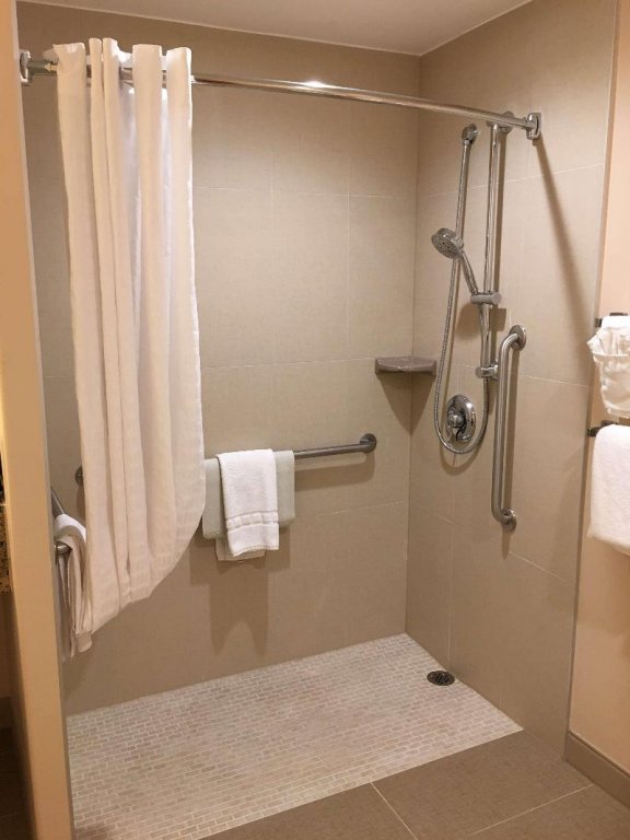 Фото Best Western Plus West Covina Inn