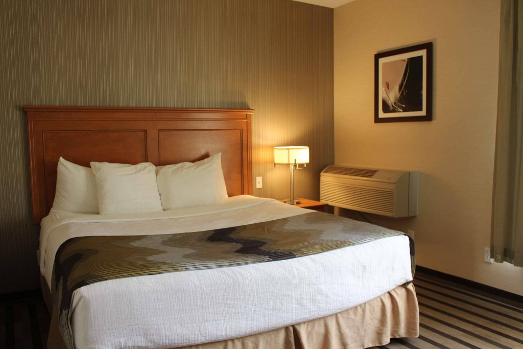 Фото Best Western King George Inn & Suites