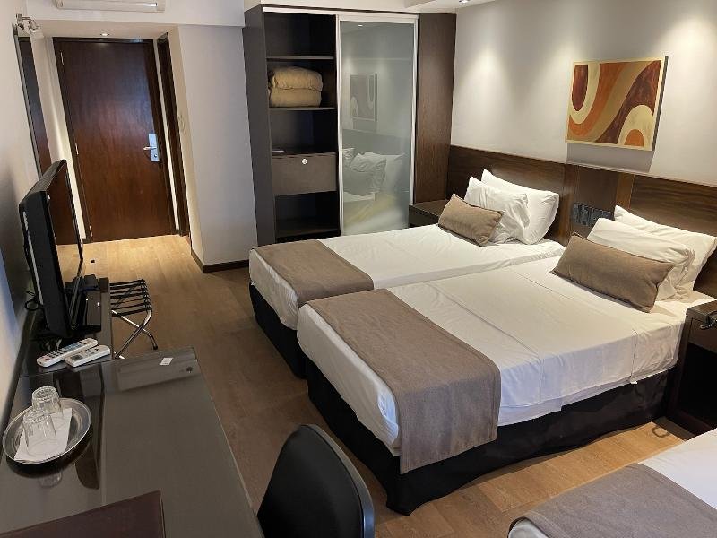 Фото Crystal Tower Hotel