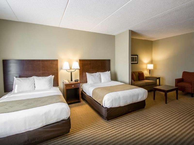 Фото Comfort Suites Near Universal Orlando Resort