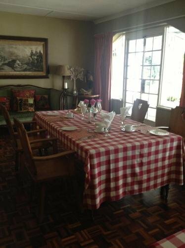 Гостиница White House B&b
