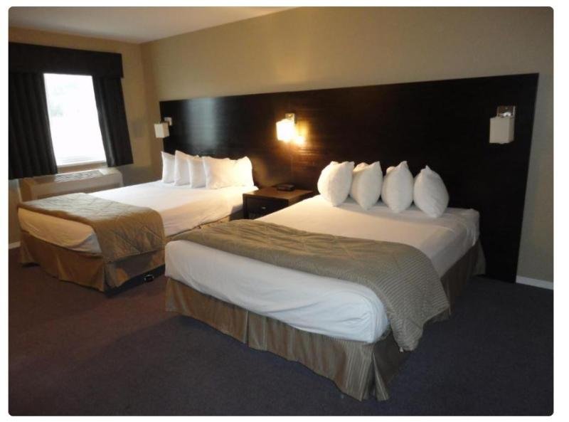 Фото Super 8 by Wyndham West Kelowna BC