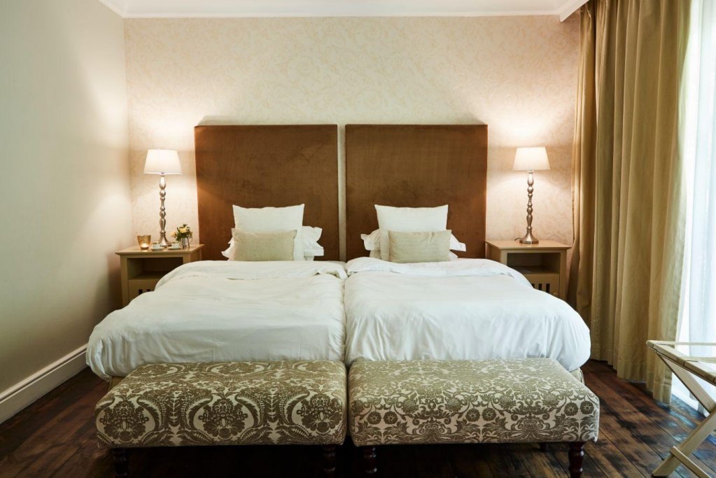 Фото The Devon Valley Hotel