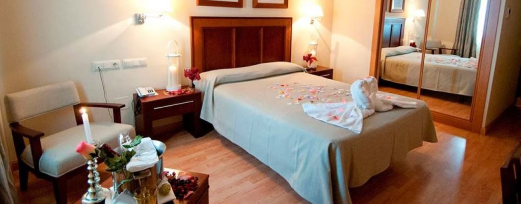 Фото Hotel Santiago de León