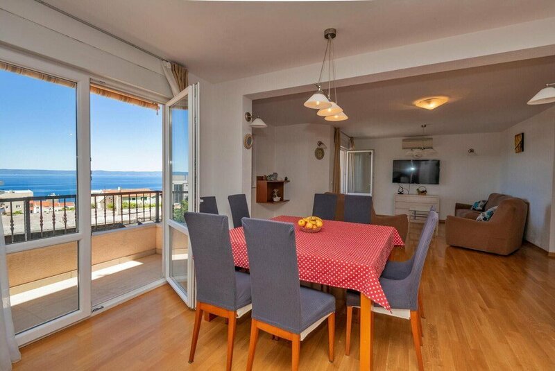 Nice Apartment in Makarska With Wifi and 3 Bedrooms