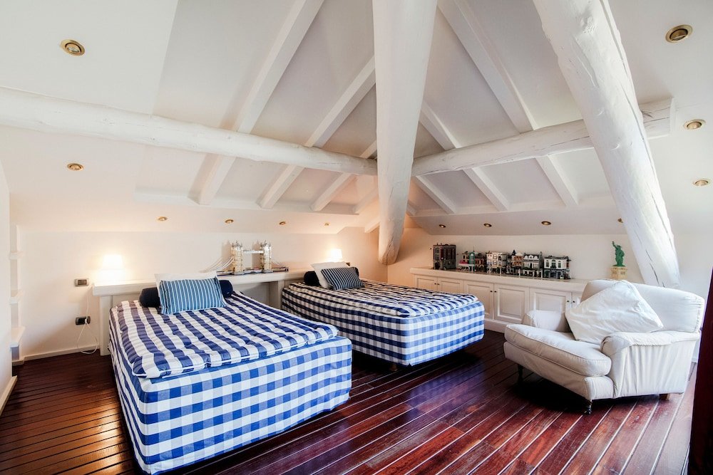 Фото MyHomeInComo - MC Julian Apartment