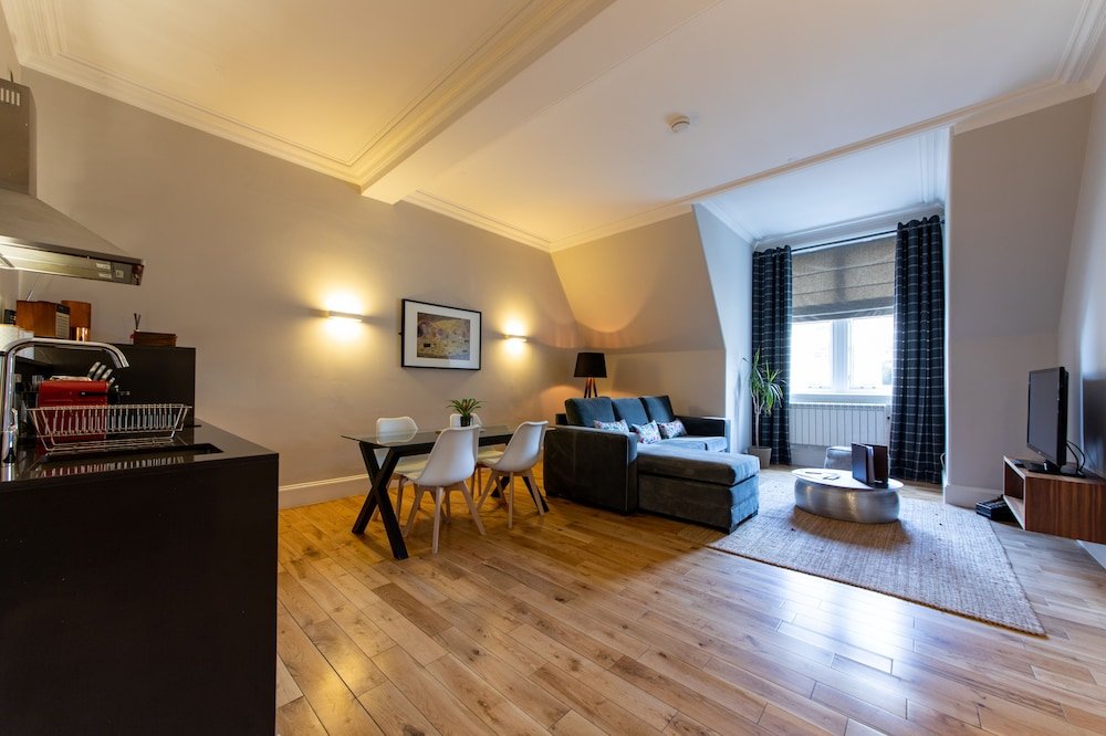 Фото Linton Collection - 28 North Bridge