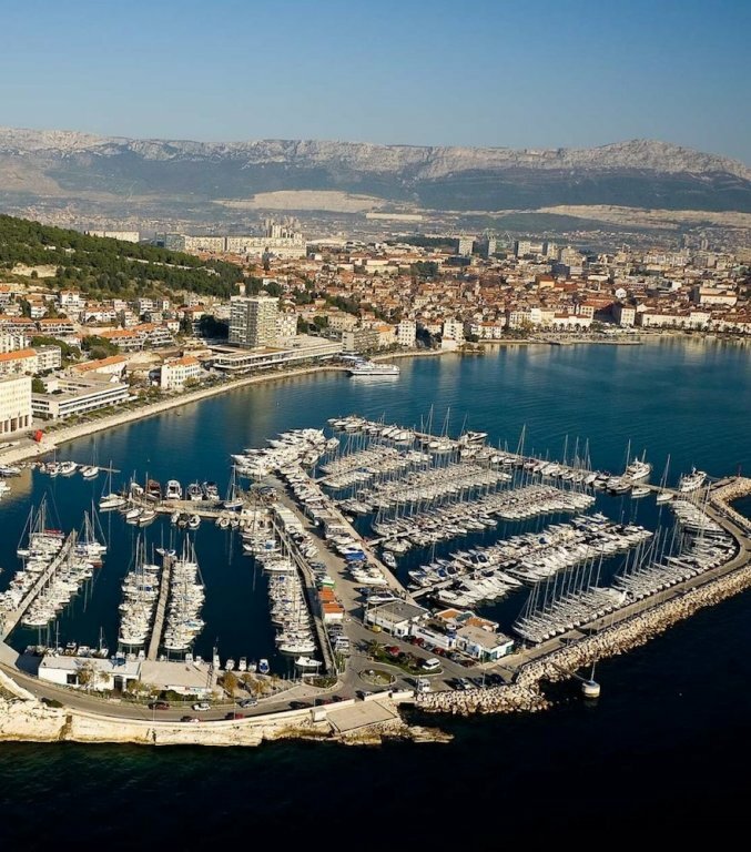 Гостиница Big 80 m2 apt With Balcony in the Heart of Split в Сплите