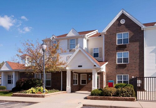 Гостиница MainStay Suites Middleburg Heights Cleveland Airport