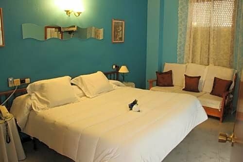 Гостиница Hotel Vazquez Diaz