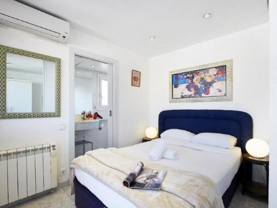 Фото AinB Diagonal Francesc Macia Apartments