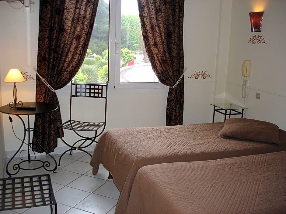 Фото Adonis Sanary Grand Hotel des Bains