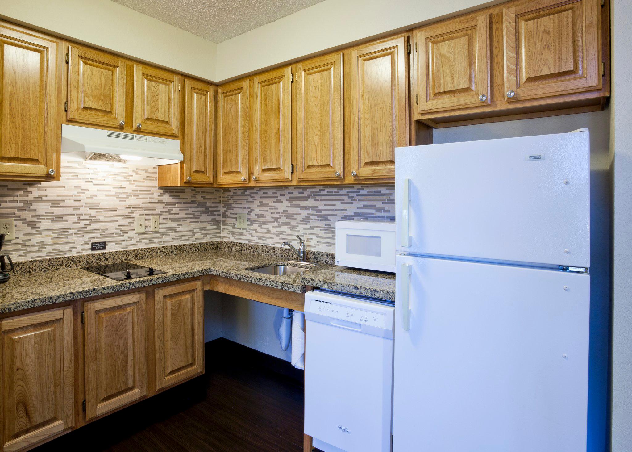 Фото Candlewood Suites Eagan Arpt South - Mall Area, an Ihg Hotel