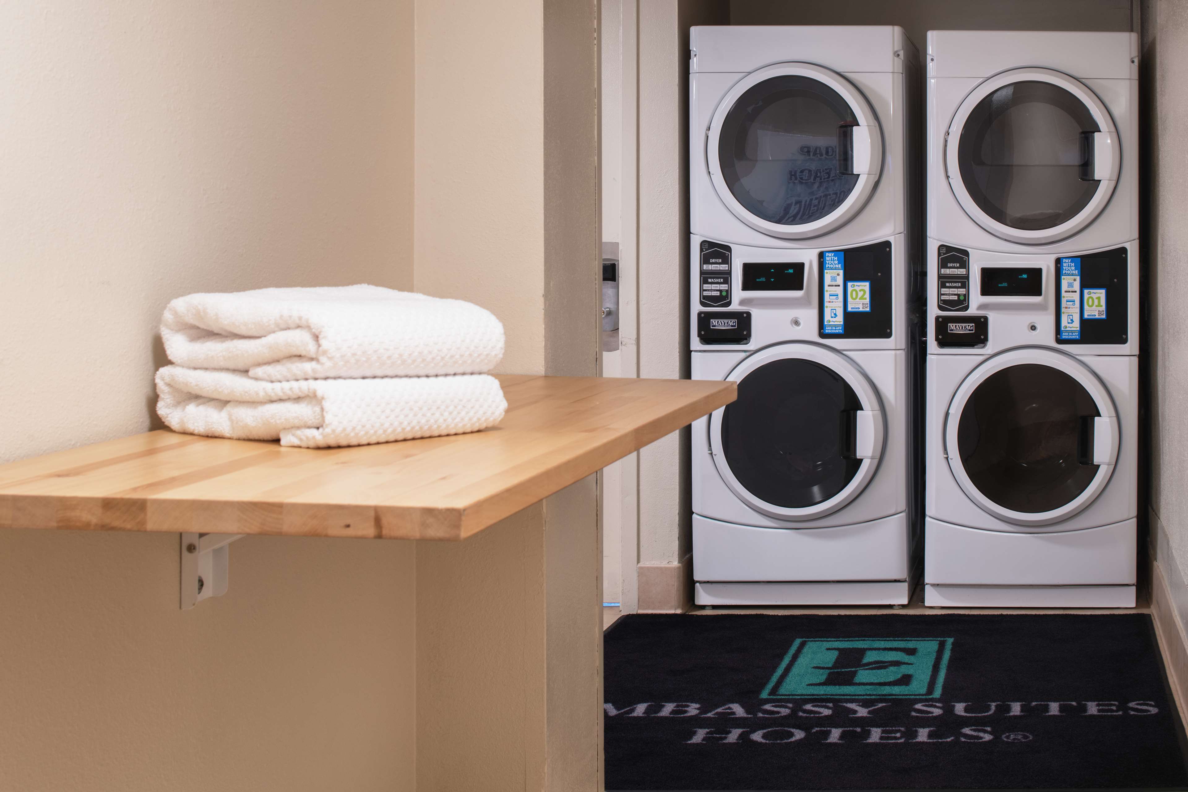 Фото Embassy Suites by Hilton Seattle Tacoma International Airport