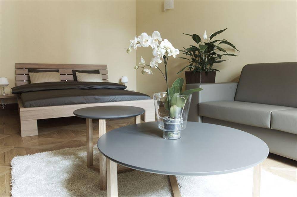 Фото 3 Epoques Apartments by Adrez