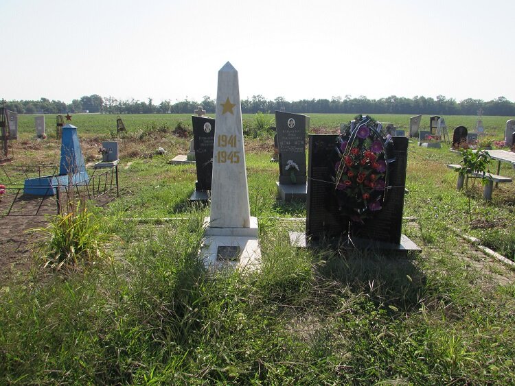 Monument, memorial Братская могила советских войнов, погибших в боях с фашистскими захватчиками, Krasnodar Krai, photo