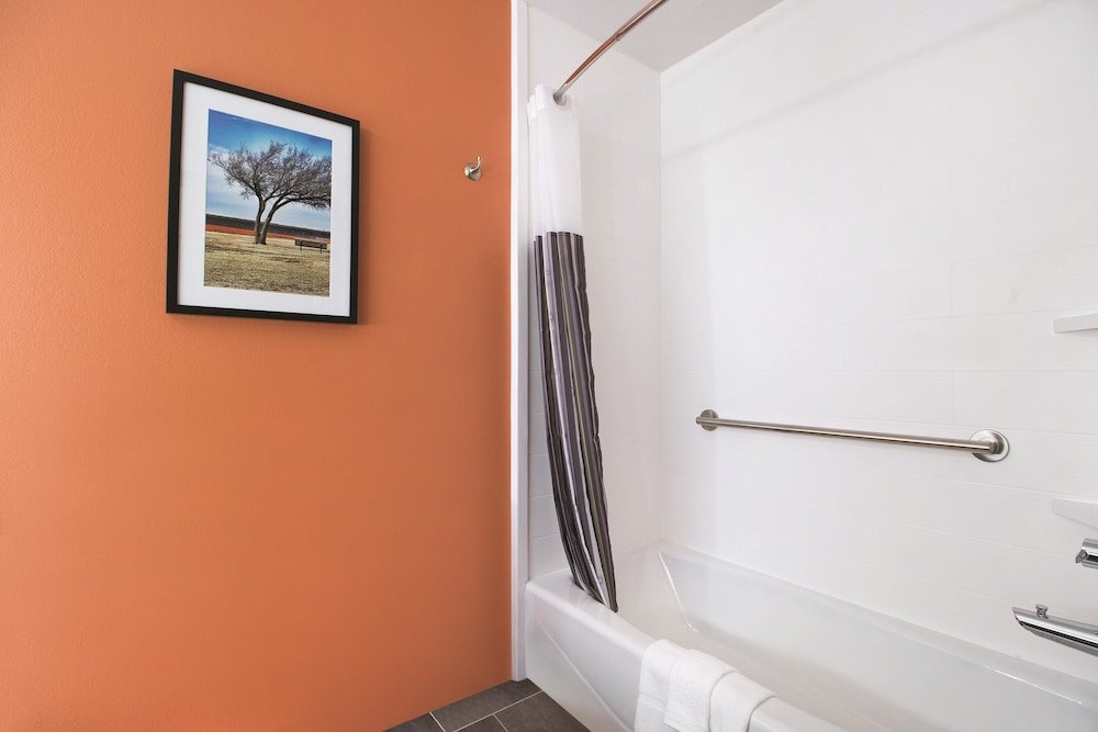 Фото La Quinta Inn & Suites by Wyndham Waco Downtown - Baylor