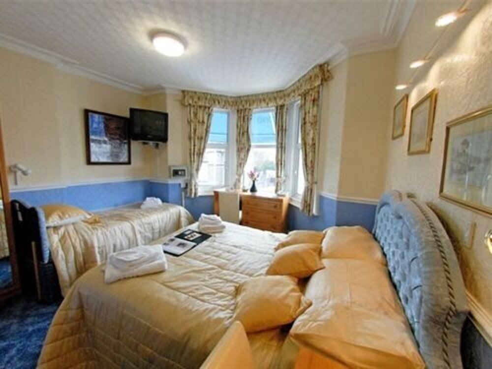 Фото отеля 2