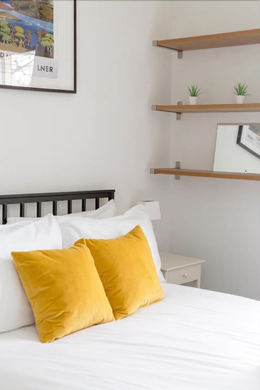 Фото Cozy and Quiet House Super Close to the Centre