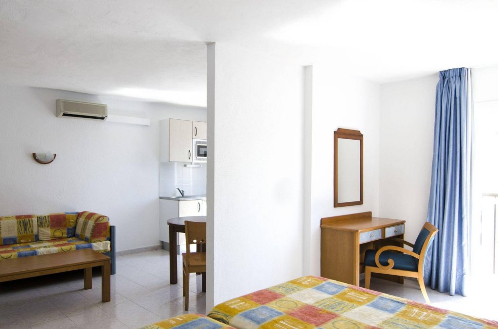 Фото Apartamentos Vibra Caleta - Adults Only