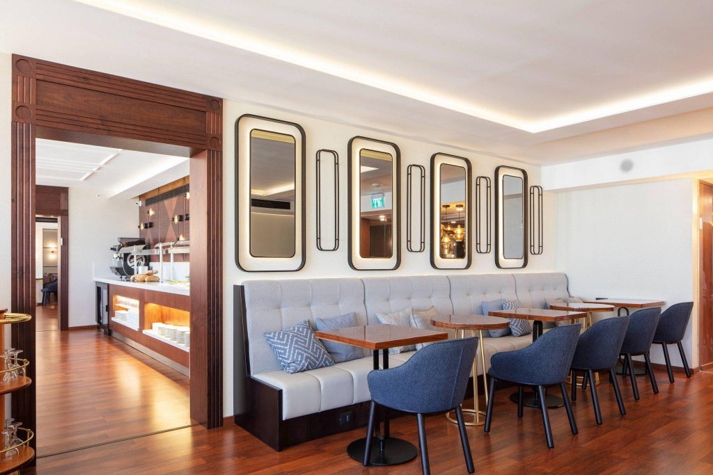 Фото Renaissance Tel Aviv Hotel