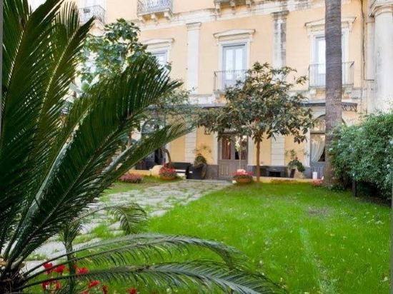 Фото Il Giardino di Piazza Falcone