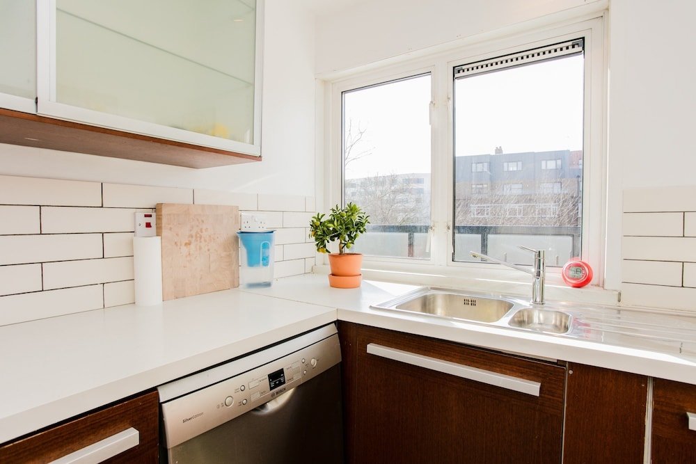 Фото Bright & Modern 2 Bedroom Flat W/balcony - Whitechapel!