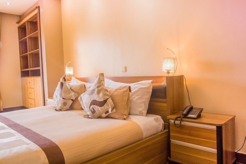 Фото Rohi Apartment Hotel