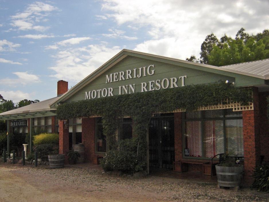 Фото Merrijig Motor Inn Resort