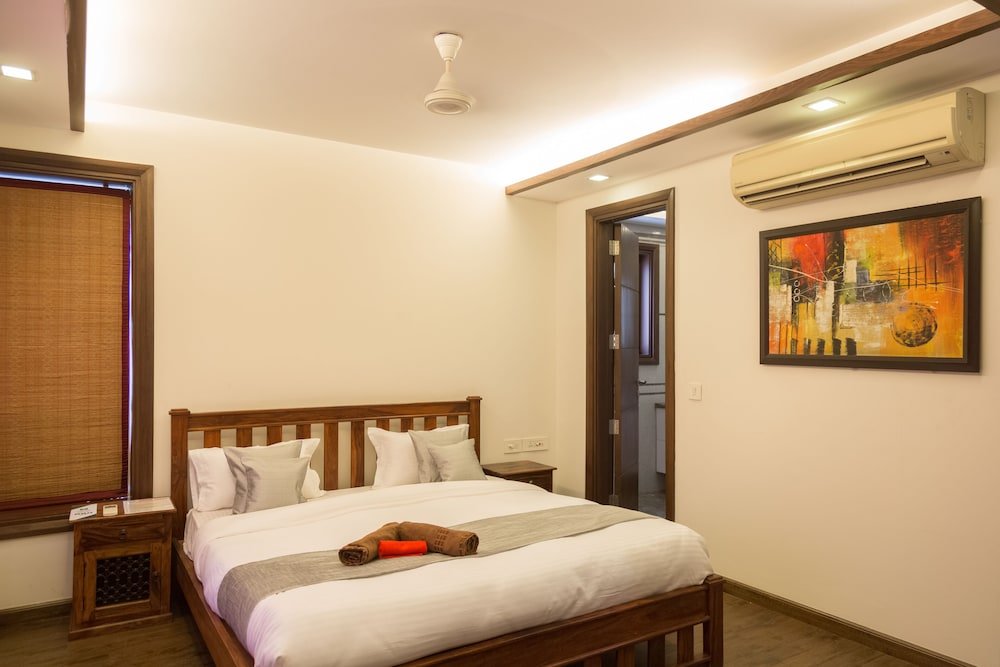 Фото Under My Roof Green Park