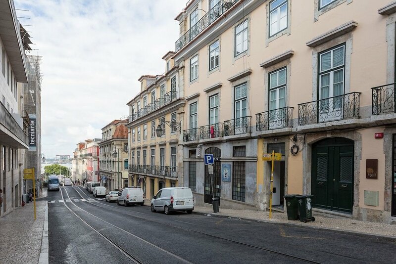 Апартаменты Chiado Apartment Holiday Rental In Lisbon в Лиссабоне