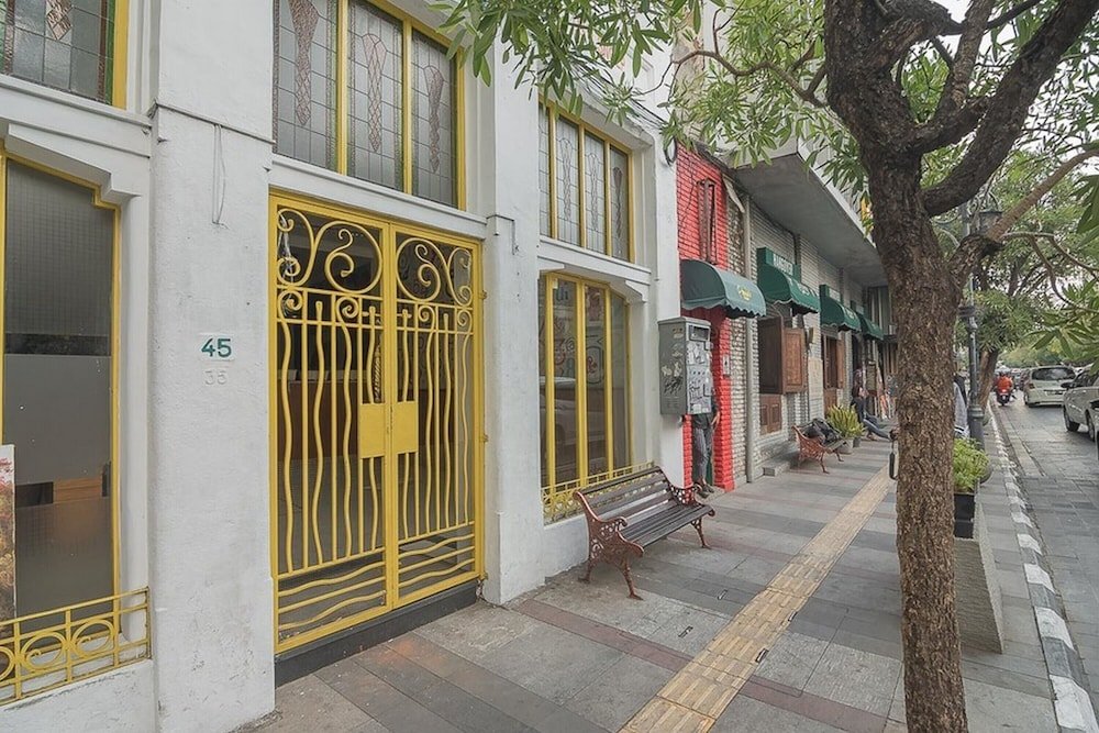 Фото RedDoorz Near Braga Street