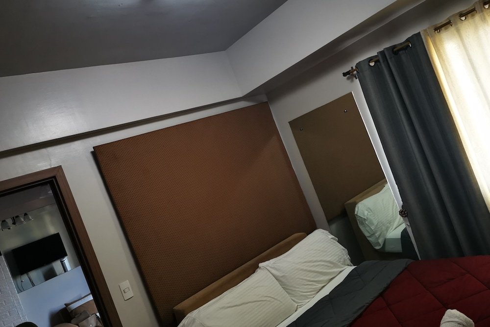 Фото Cecillian Place Condotel