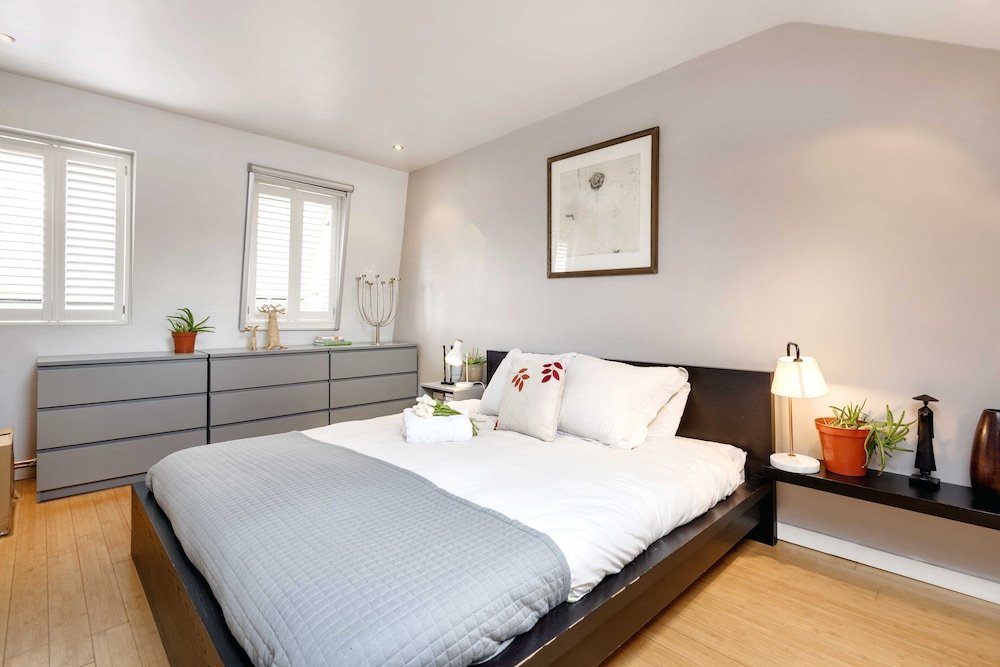 Фото Spacious Hammersmith Family Home