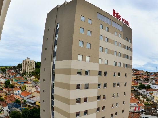 Гостиница Ibis Jacarei в Жакареи