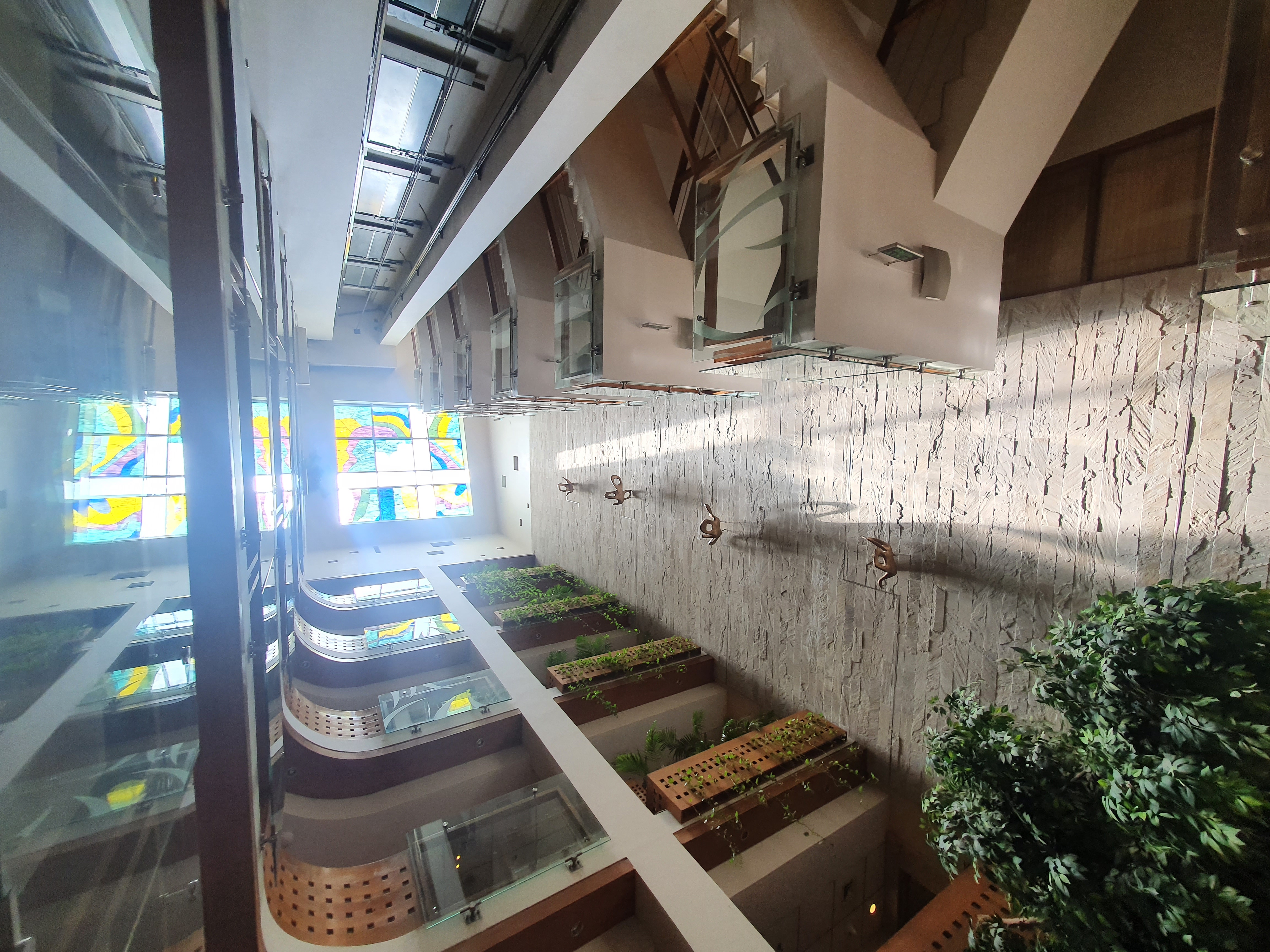 Фото Lakeshore Hotel & Apartments