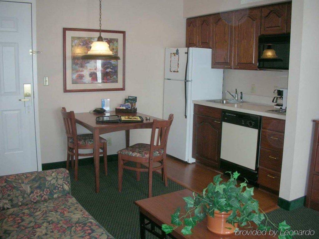 Фото Homewood Suites Kansas City Airport