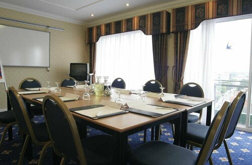 Гостиница Days Hotel by Wyndham Coventry City Centre в Ковентри