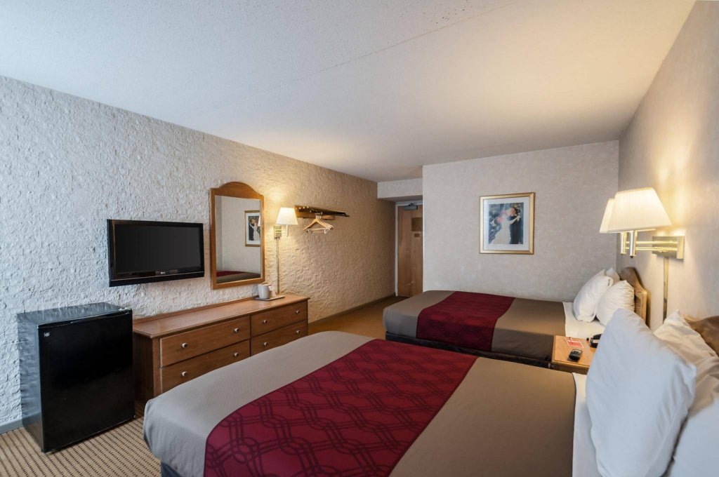 Фото Econo Lodge Metro