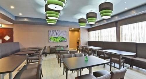 Фото Wyndham Garden Elk Grove Village/O'Hare