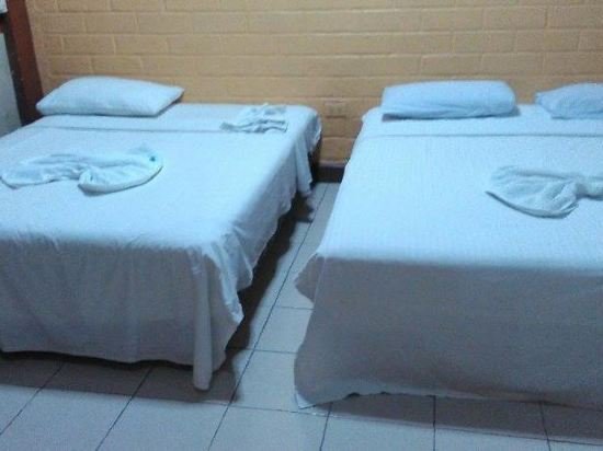 Фото Oyo 749 La Maria Pension And Tourist Inn Hotel