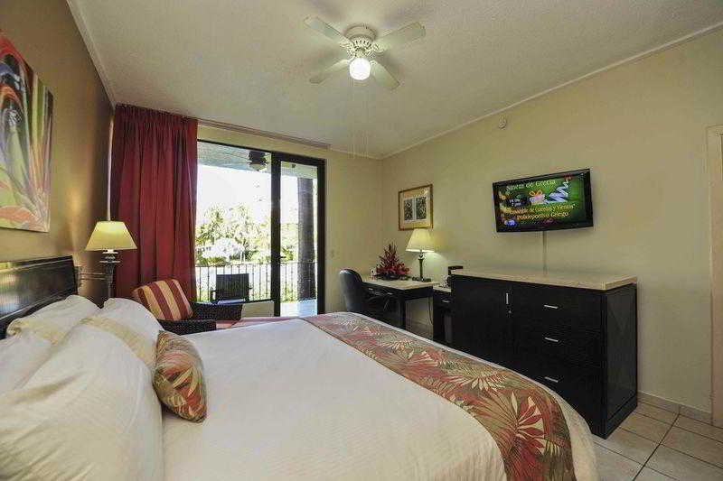 Фото Flamingo Beach Resort by Diamond Resorts