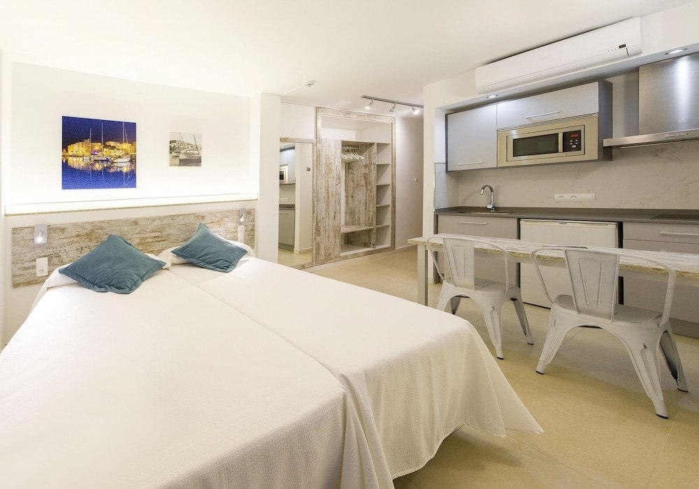 Фото Playa Bella Beach Apartments