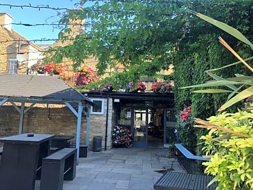 Фото The Deeping Stage