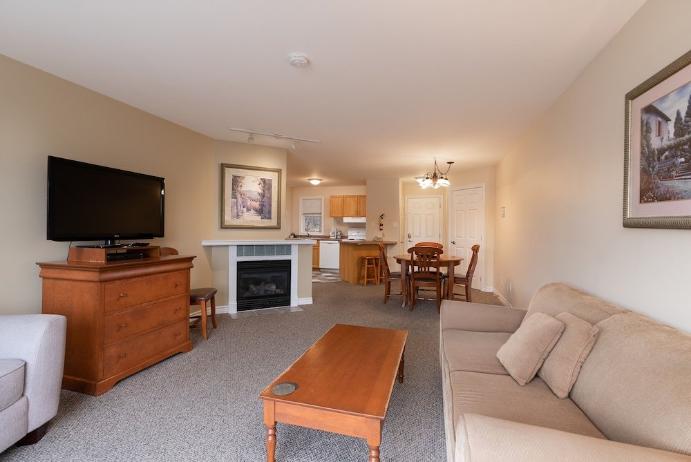 Фото Getaways At Haliburton Heights