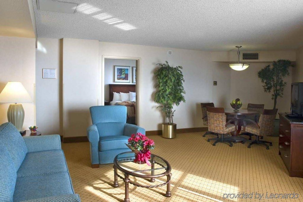 Фото DoubleTree by Hilton Hotel Modesto