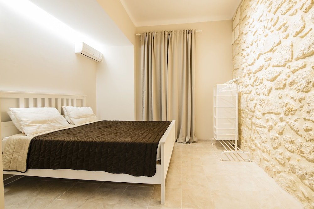 Фото The Central Boutique Αpartments