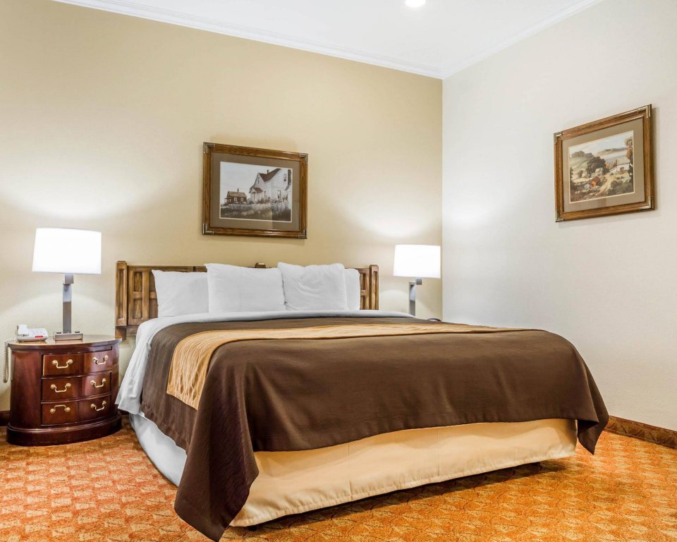 Фото Comfort Inn Monterey Peninsula Airport