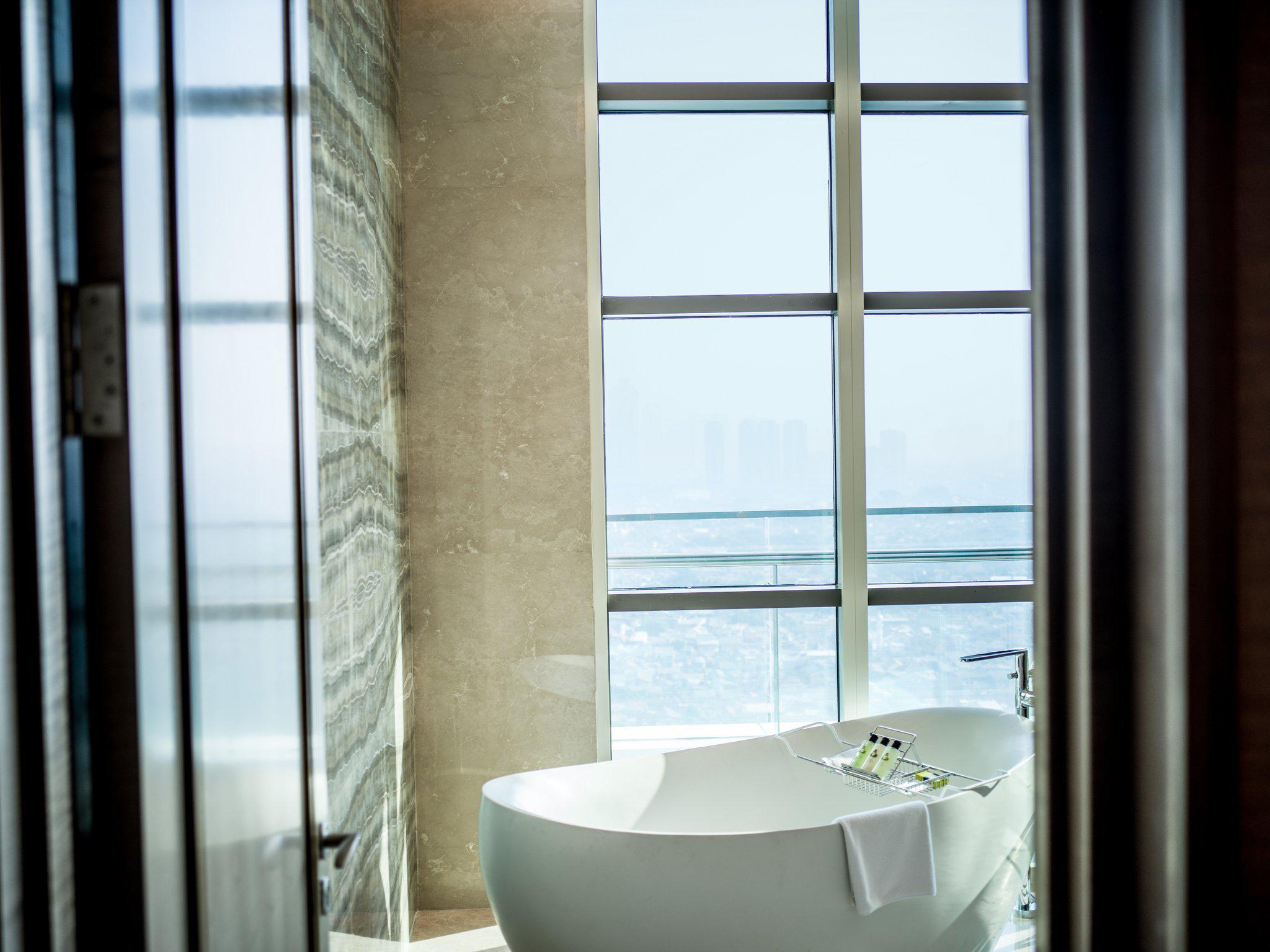 Фото InterContinental Jakarta Pondok Indah, an Ihg Hotel