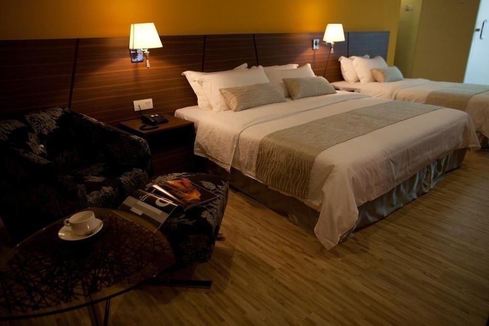 Фото Pinetree Hotel